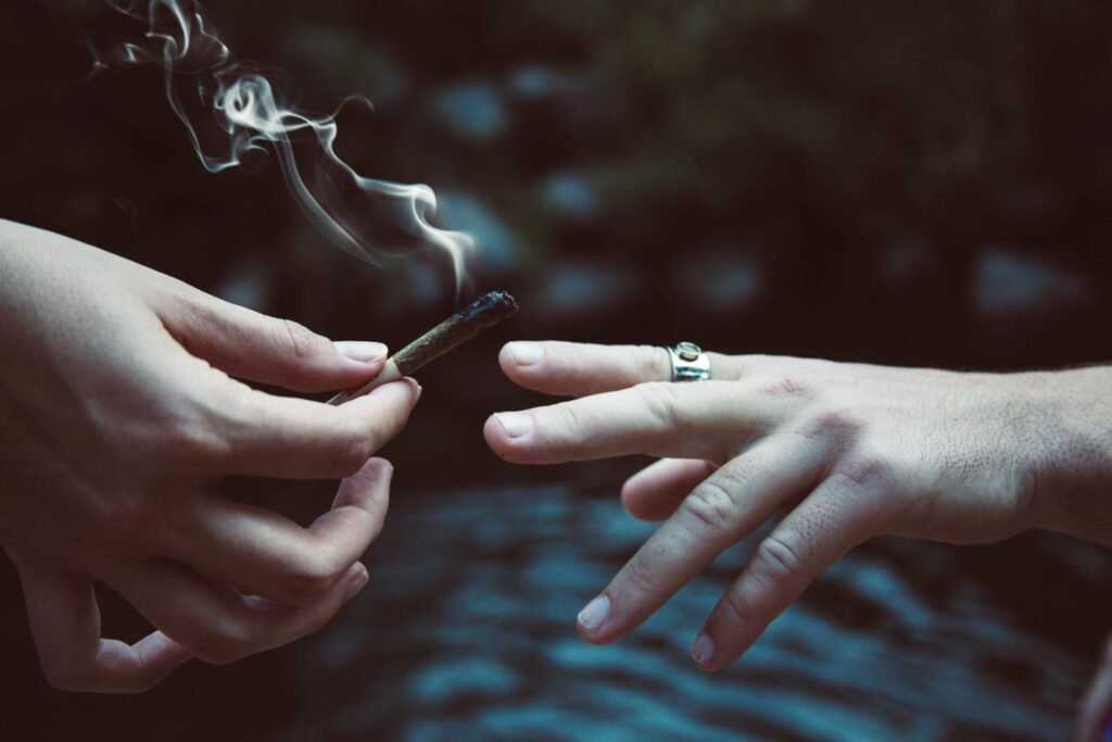 New Study Suggests Cannabis Users Don't Recognise Smoking Risk